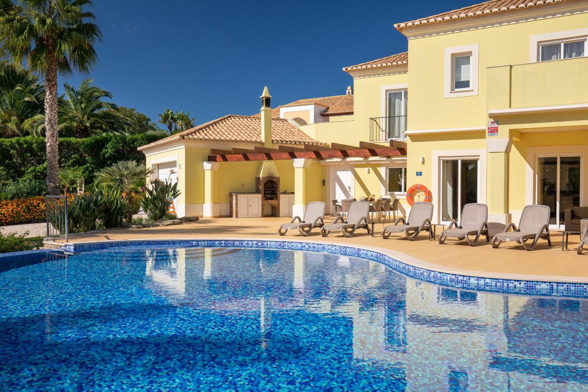 Villa Casa Amarela Lagos