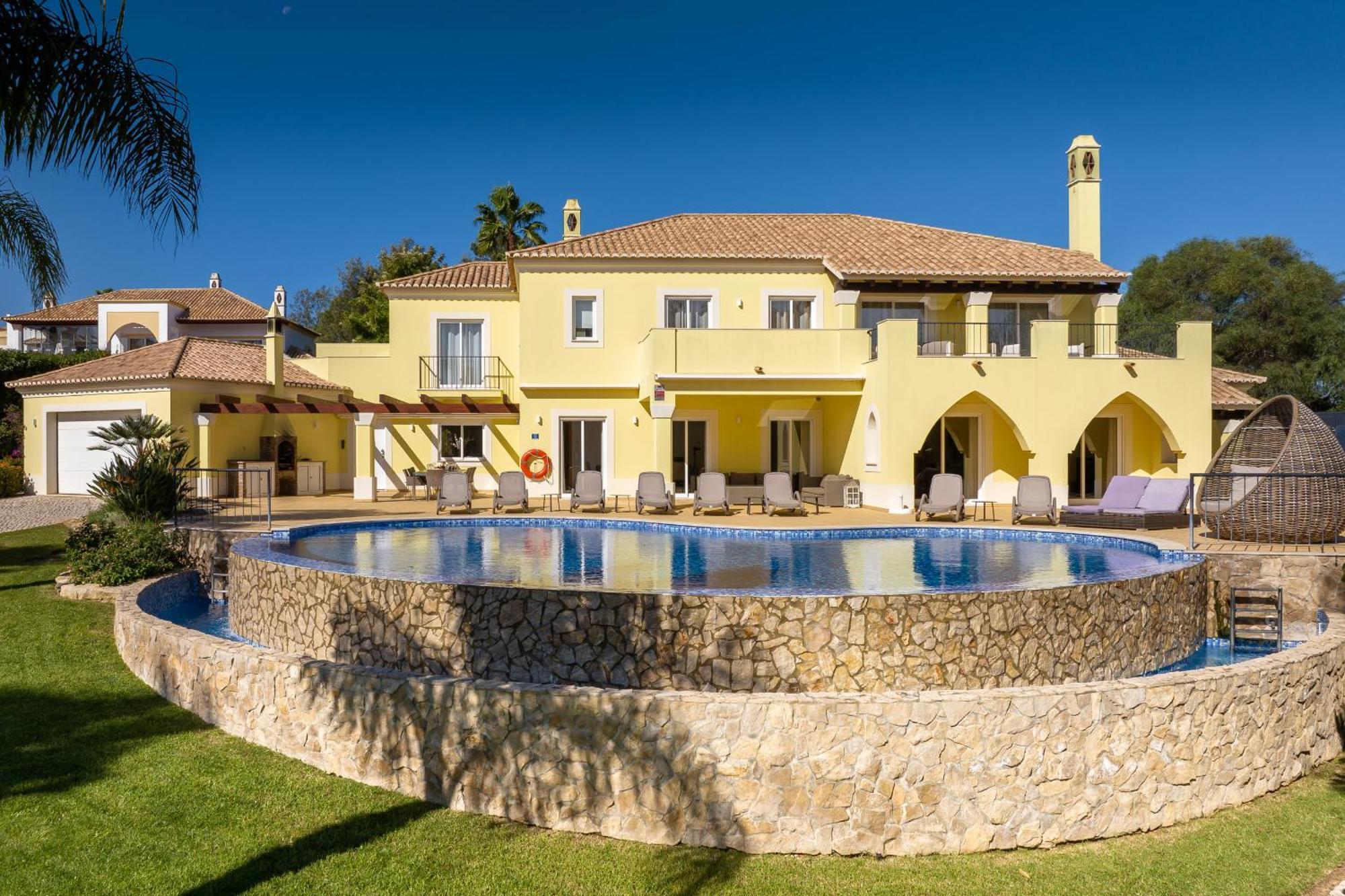 Casa Amarela Villa *