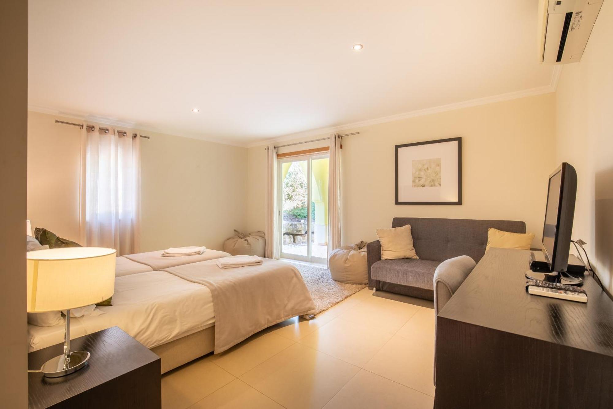 Villa Casa Amarela Lagos